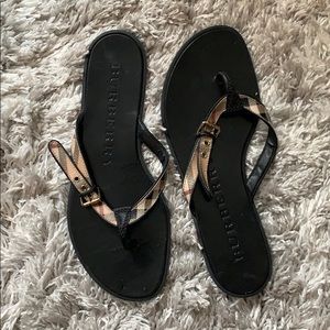 ✨ Burberry Flip Flop Sandals ✨